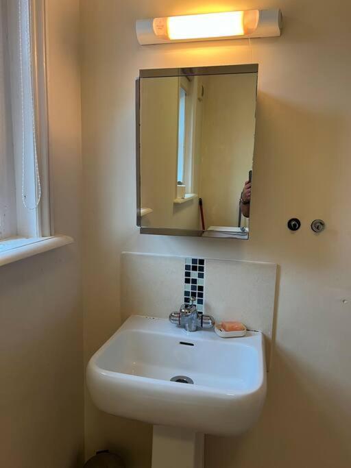 Charming Two-bed In Appartement