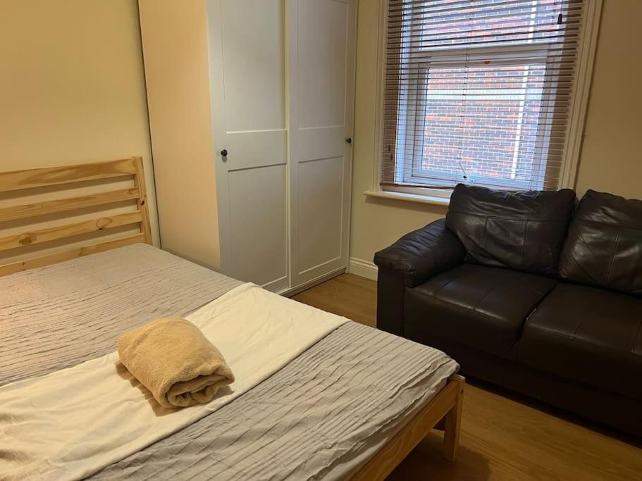 Charming Two-bed In Appartement *